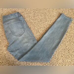 Women’s Skinny Jegging Light Wash